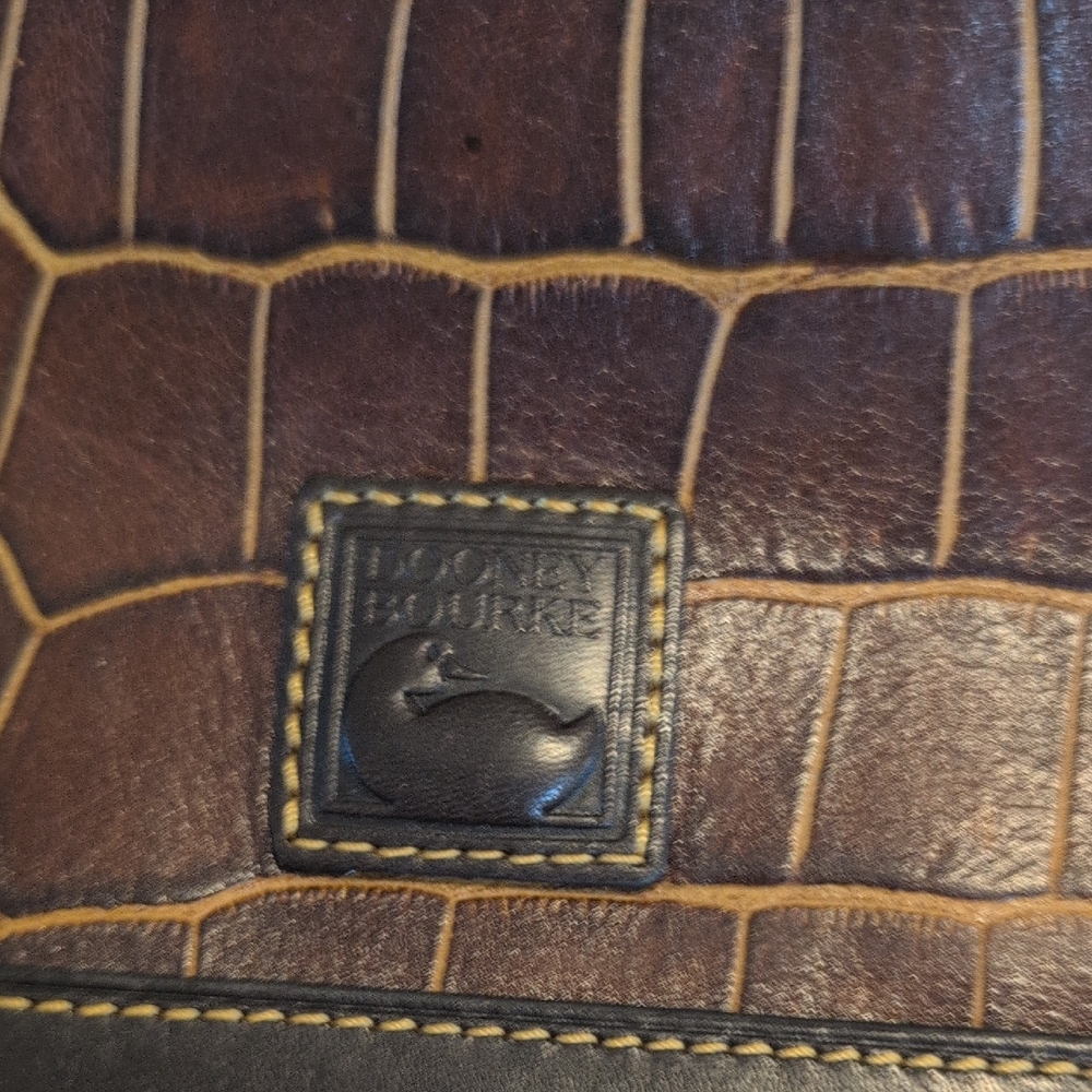 Dooney & Bourke Croc-Embossed Brown Toiletry Bag With A Dusty - Picture 2 of 8
